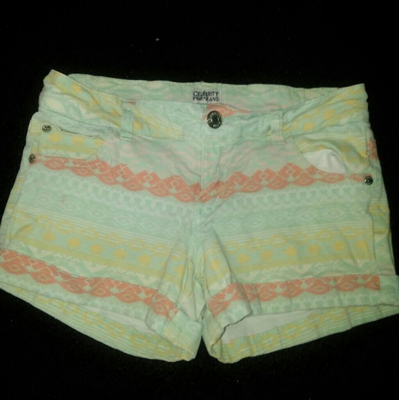 VS PINK shorts❤️ - Picture 2 of 4